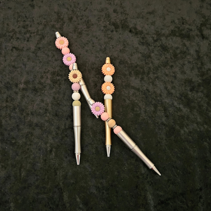 Peach Daisy Pen - White and Gold - Image 4